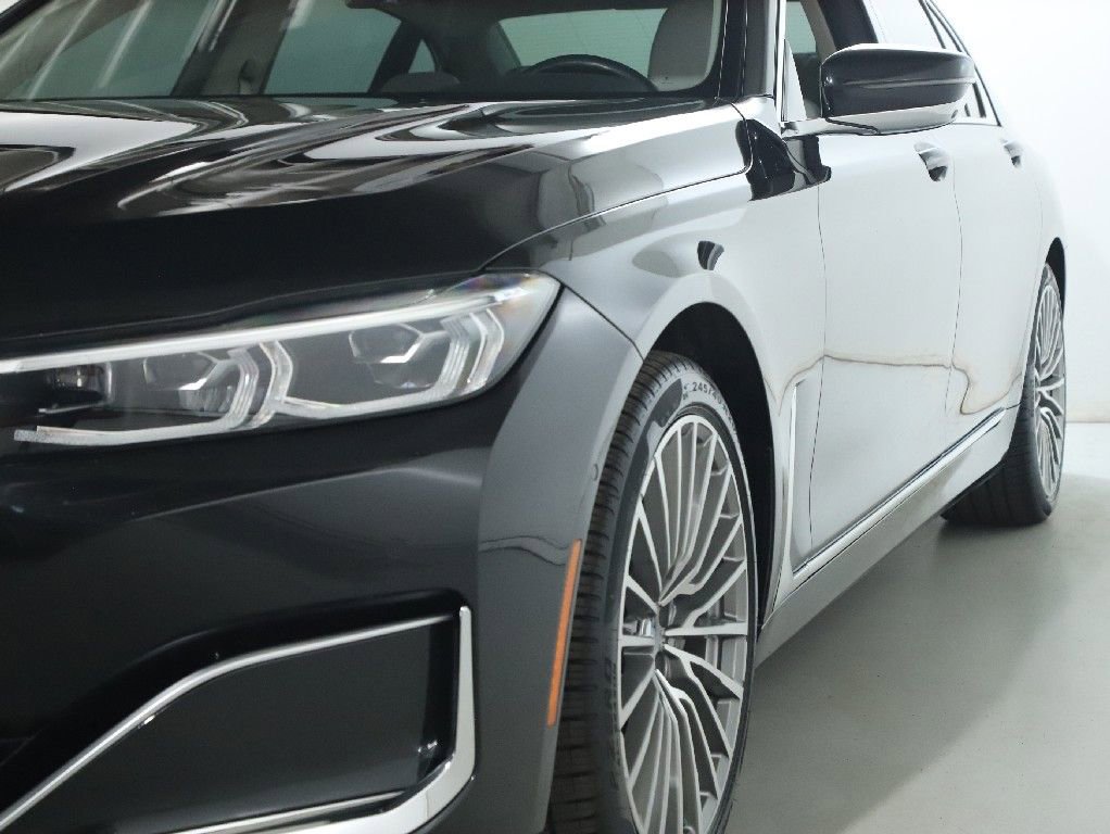 Used 2022 BMW 740i xDrive w/ Premium Package AWD/4WD image 5