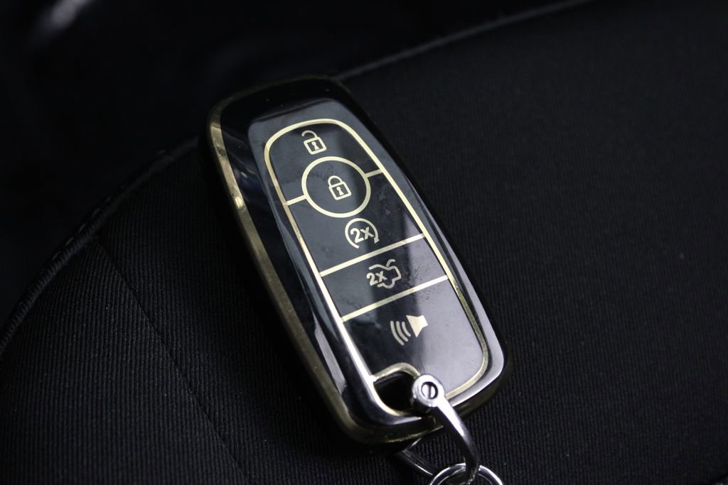 Used 2024 Ford Edge SE w/ Black Appearance Package image 27