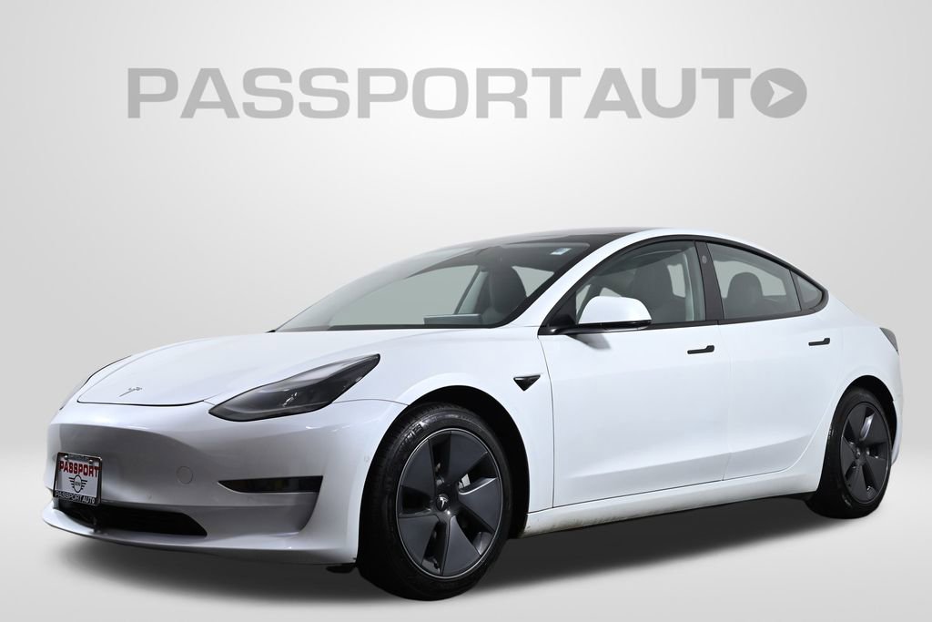 Used 2021 Tesla Model 3 Standard Range Plus image 1