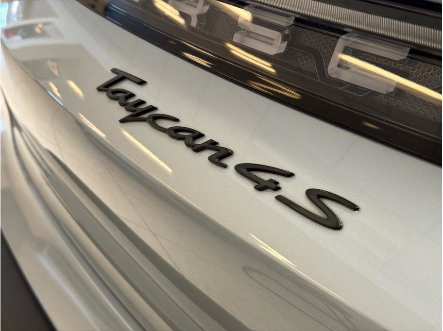 Used 2023 Porsche Taycan 4S w/ Premium Package AWD/4WD image 28