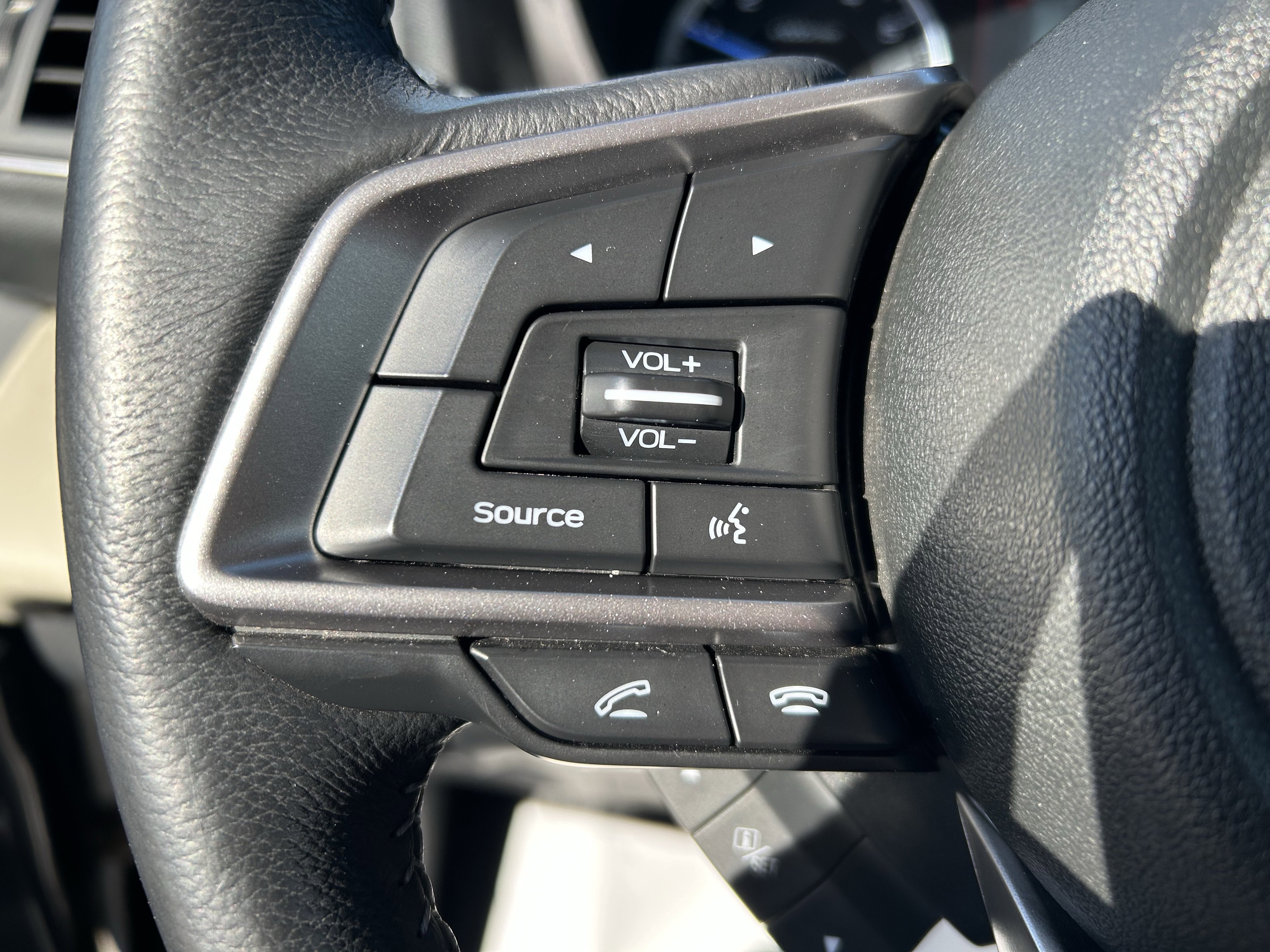 Used 2022 Subaru Ascent Limited w/ Technology Package image 26