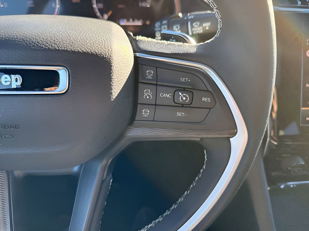 New 2025 Jeep Grand Cherokee L Altitude image 34