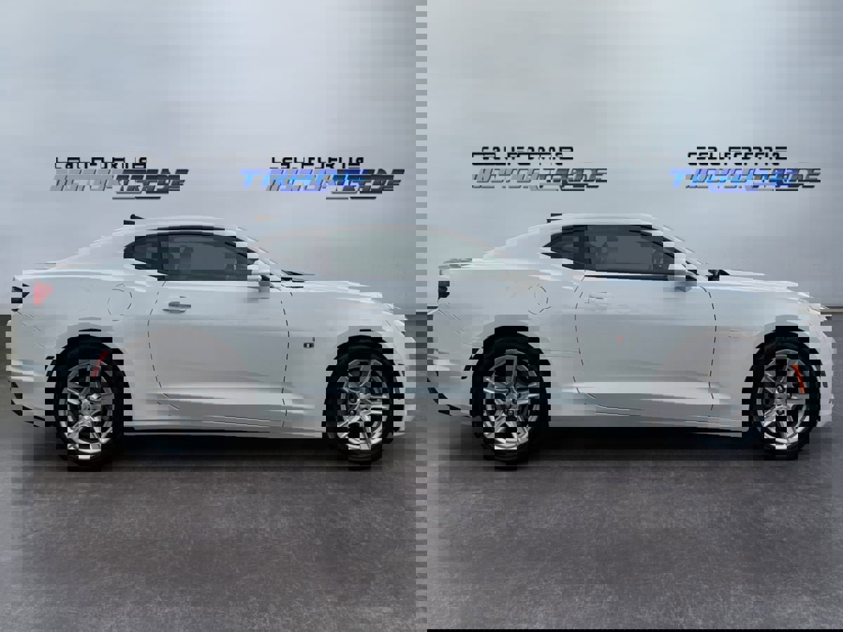 Used 2023 Chevrolet Camaro LT image 4