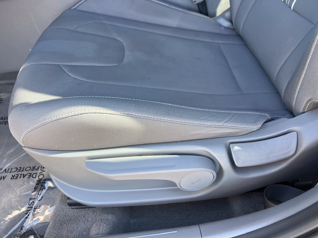 Used 2024 Hyundai Elantra SEL FWD image 9