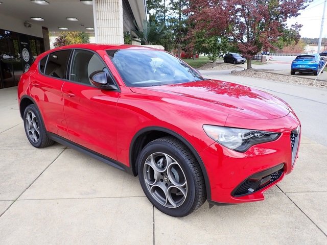 New 2025 Alfa Romeo Stelvio Sprint w/ Convenience Package image 9