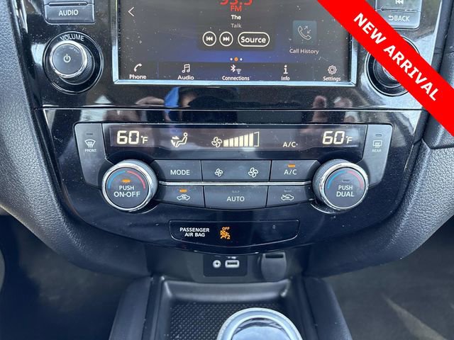 Used 2020 Nissan Rogue SV image 26