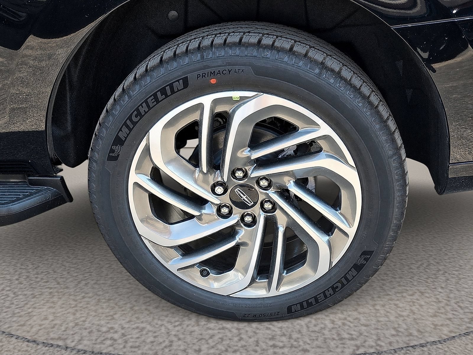 New 2027 Lincoln Navigator Premiere RWD image 7
