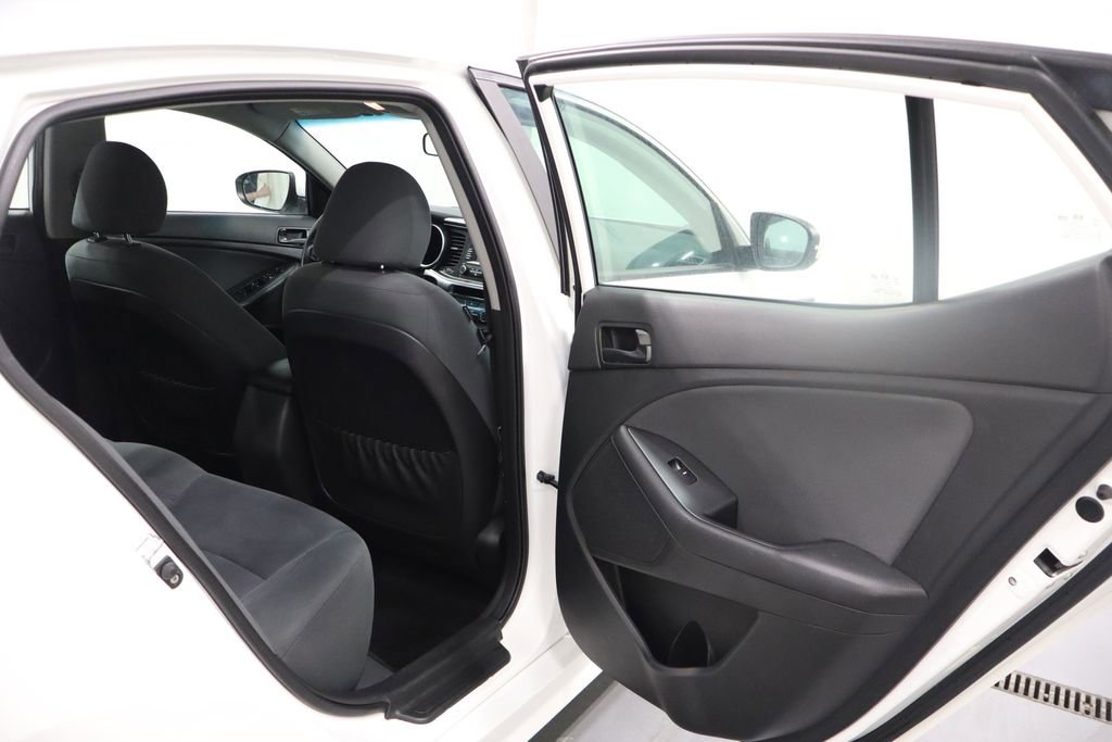 Used 2015 Kia Optima LX image 16