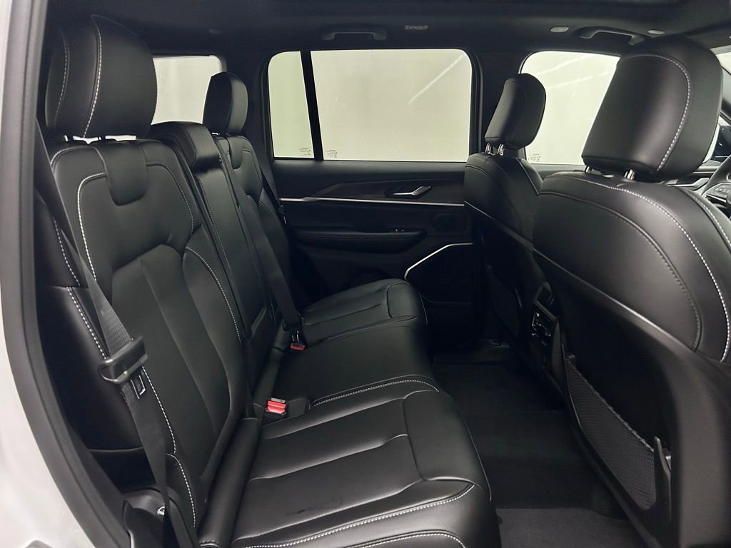 New 2026 Jeep Grand Cherokee Limited w/ Limited Altitude Package image 15