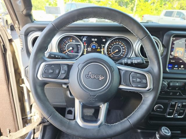 Used 2019 Jeep Wrangler Unlimited Sahara w/ Dual Top Group AWD/4WD image 19