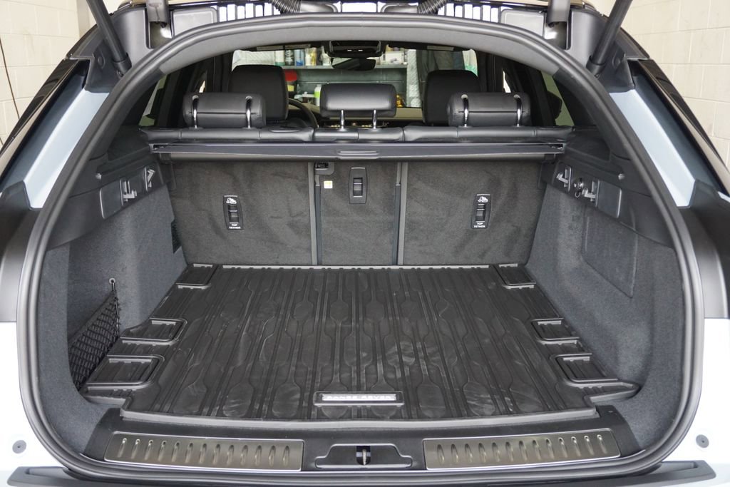 New 2026 Land Rover Range Rover Velar Dynamic SE image 31