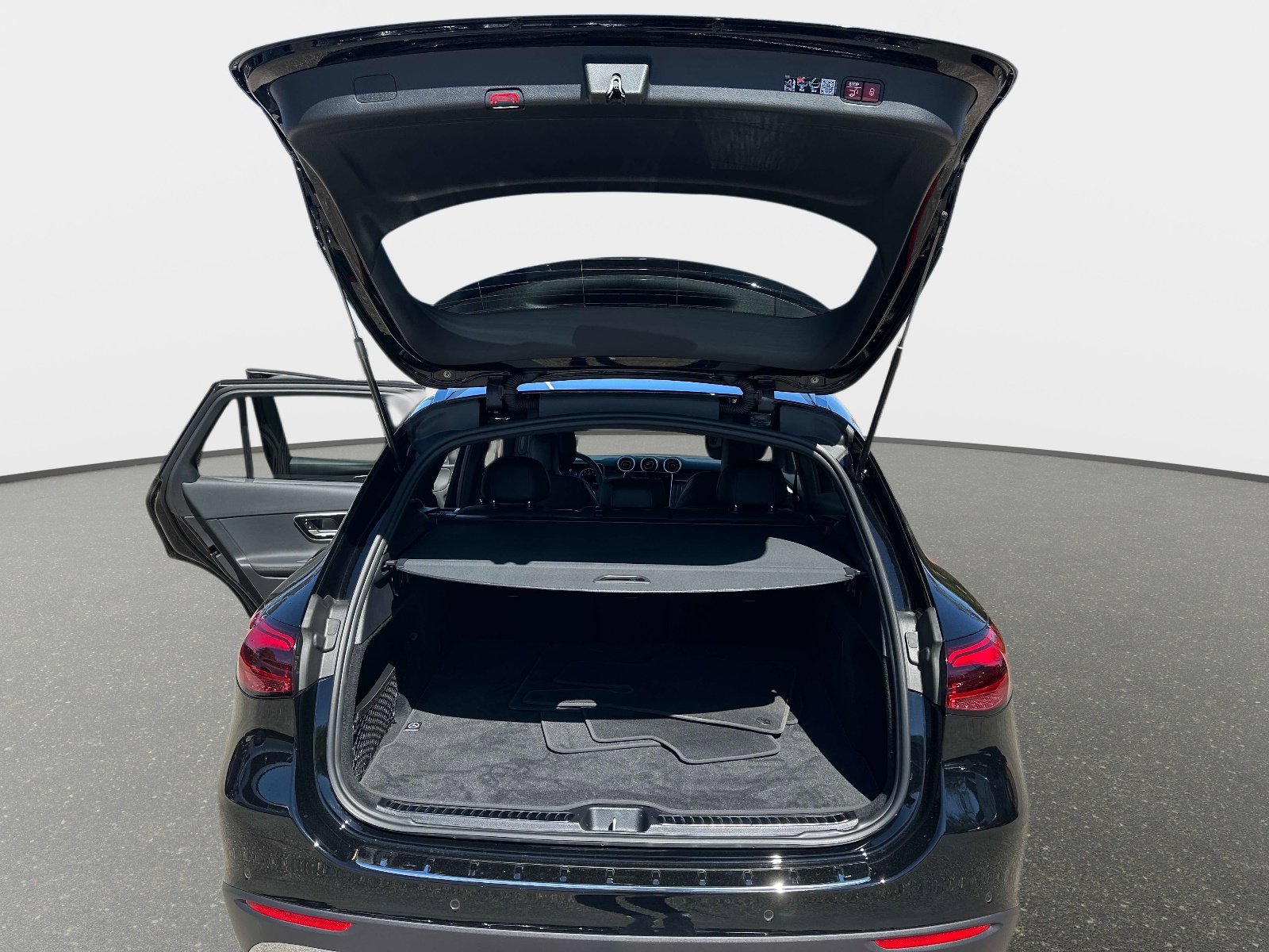 Used 2026 Mercedes-Benz GLC 300 image 11