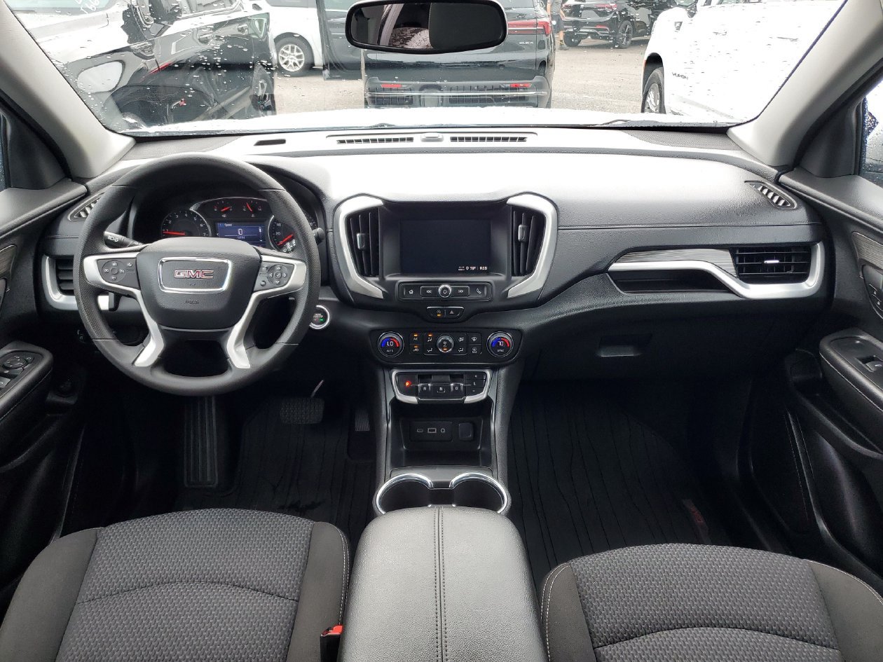 Used 2022 GMC Terrain SLE w/ Driver Convenience Package FWD image 11