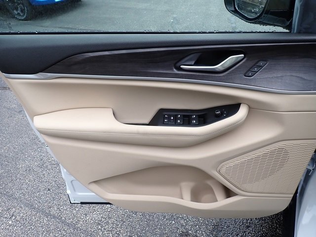 New 2025 Jeep Grand Cherokee Limited w/ MOPAR Finishing Package image 15