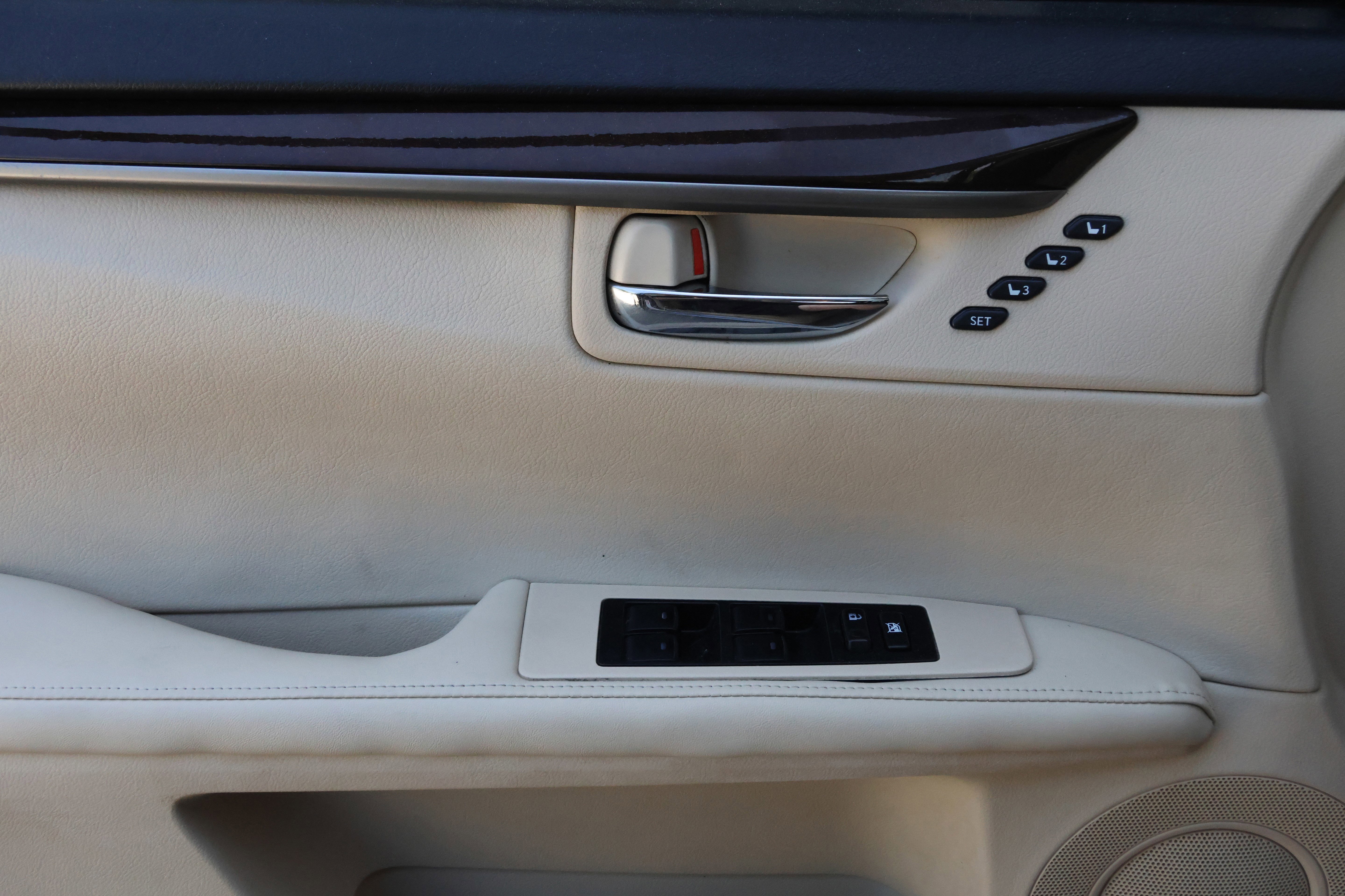 Used 2015 Lexus ES 350 w/ Premium Package FWD image 12