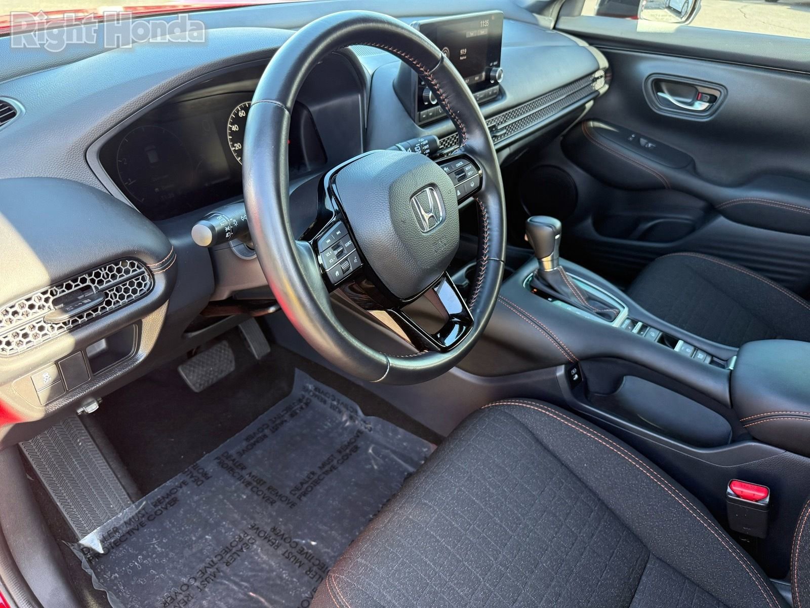 Used 2025 Honda HR-V Sport image 11