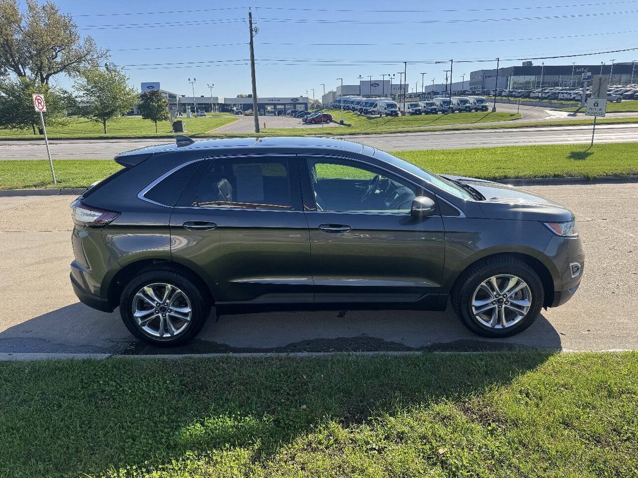 Used 2018 Ford Edge Titanium w/ Equipment Group 301A AWD/4WD image 6