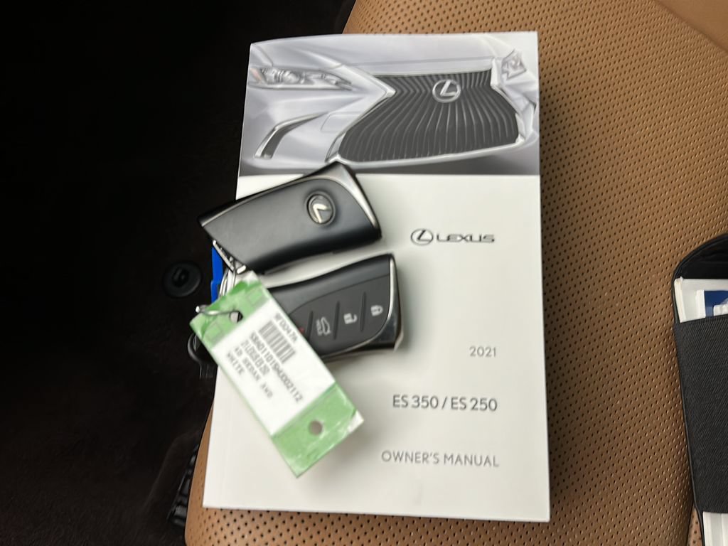 Used 2021 Lexus ES 250 w/ Premium Package AWD/4WD image 33