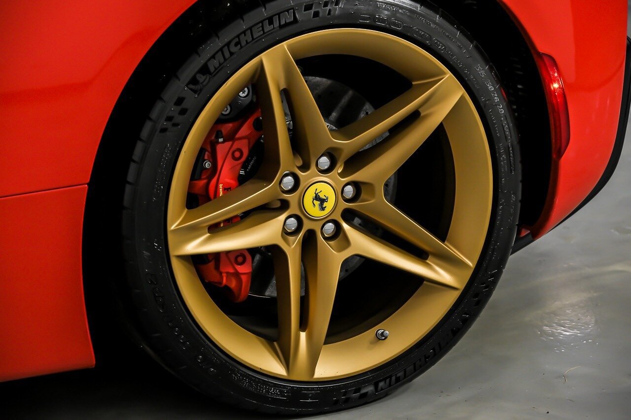 Used 2022 Ferrari SF90 Spider image 19