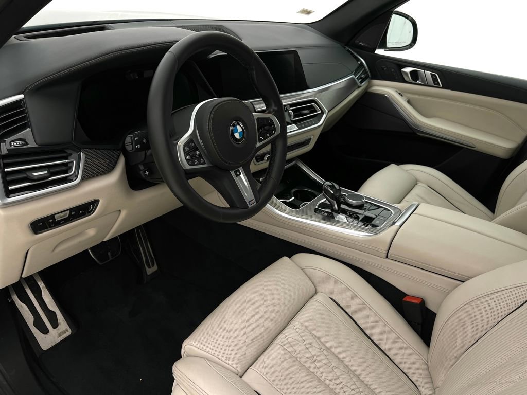 Used 2020 BMW X5 M50i w/ Executive Package image 12