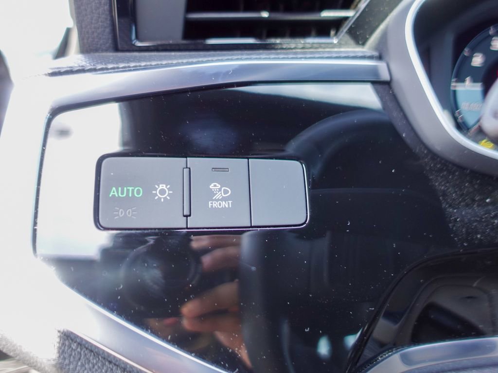 Used 2025 Audi Q3 2.0T Premium w/ Convenience Package image 16