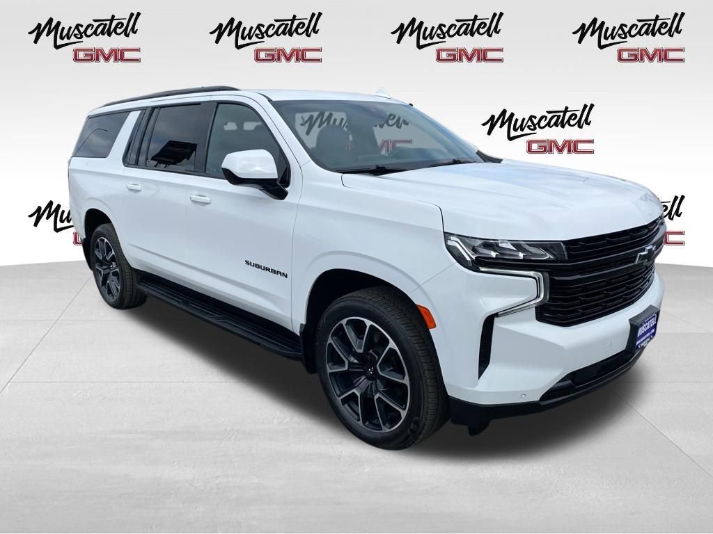 Used 2023 Chevrolet Suburban RST AWD/4WD image 3