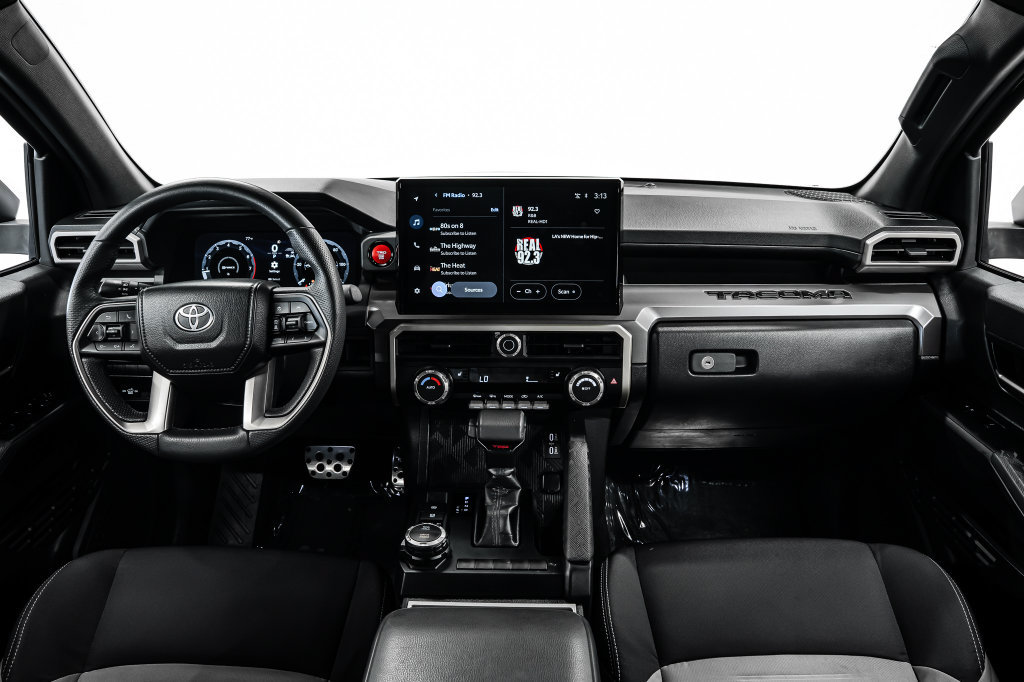 Used 2025 Toyota Tacoma TRD Sport AWD/4WD image 19