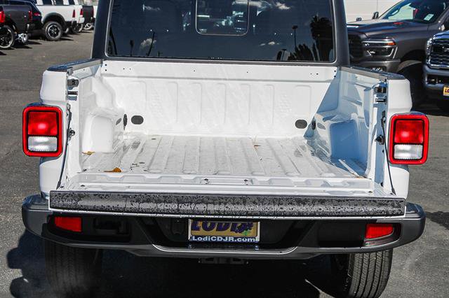 New 2025 Jeep Gladiator Sport image 23