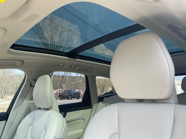 New 2026 Volvo XC60 B5 Ultra w/ Protection Package Premier AWD/4WD image 13