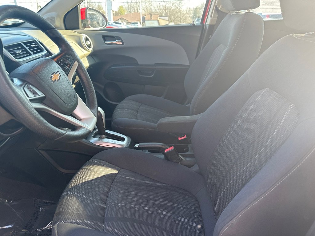 Used 2017 Chevrolet Sonic LT image 2