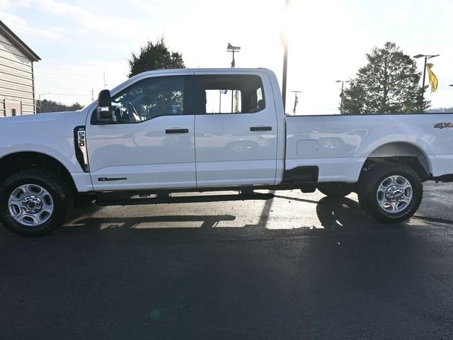 Used 2025 Ford F350 XLT image 4