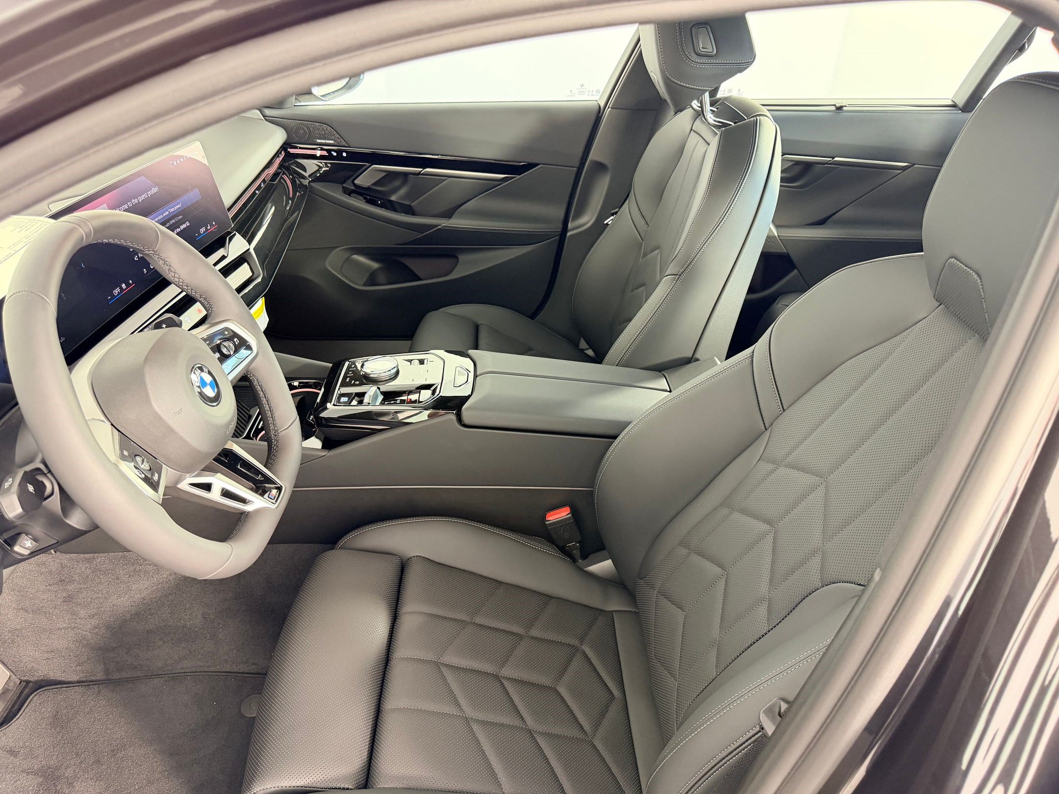 New 2026 BMW 530i w/ M Sport Package RWD image 5