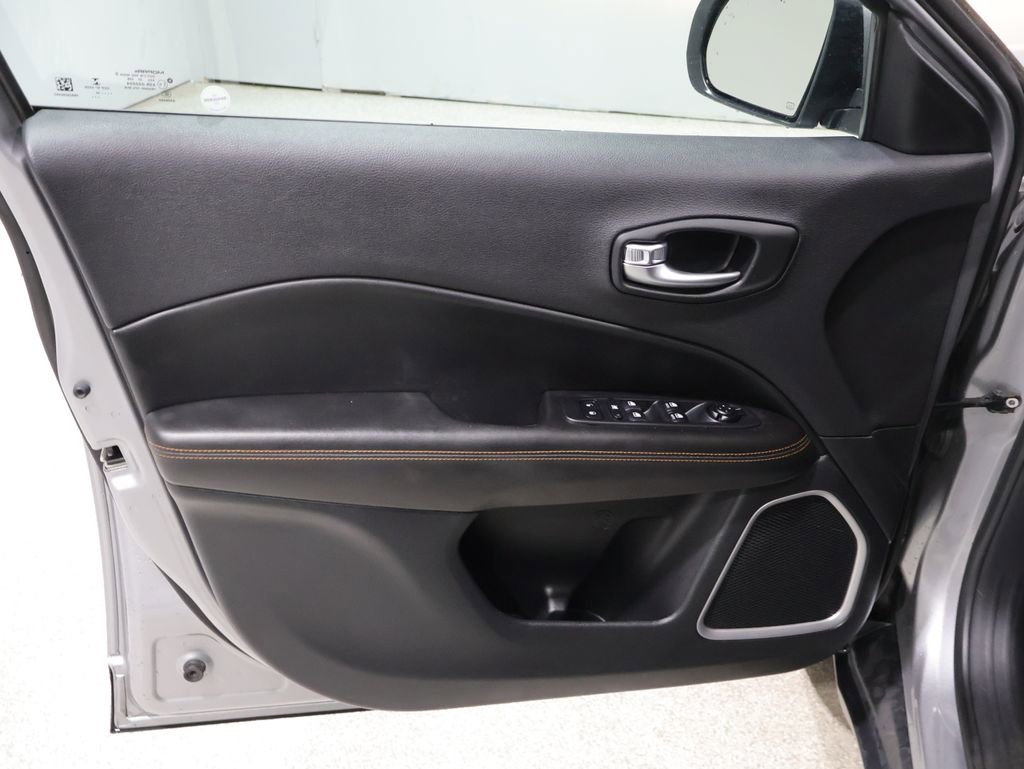 Used 2020 Jeep Compass Limited AWD/4WD image 11