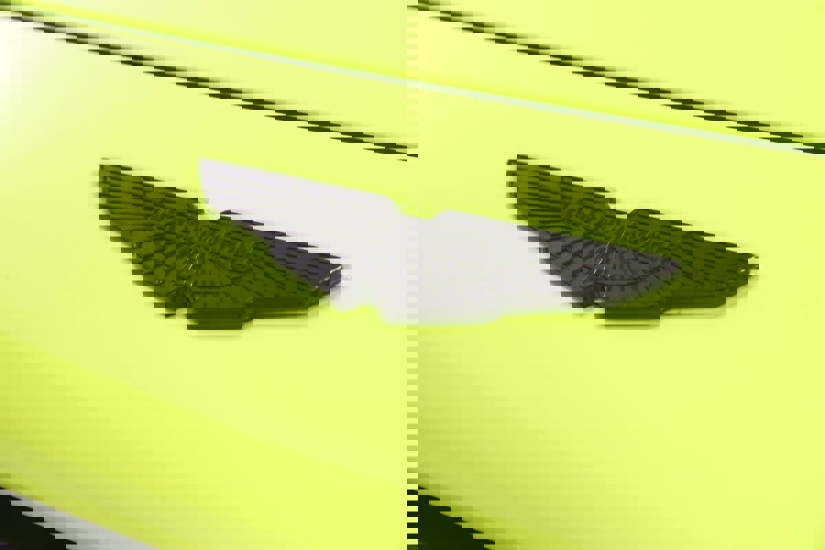 Used 2019 Aston Martin V8 Vantage Coupe RWD image 19