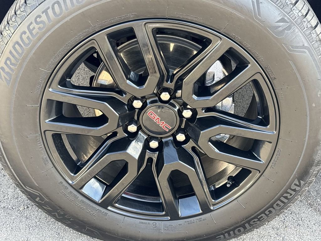 Used 2025 GMC Sierra 1500 Elevation image 33