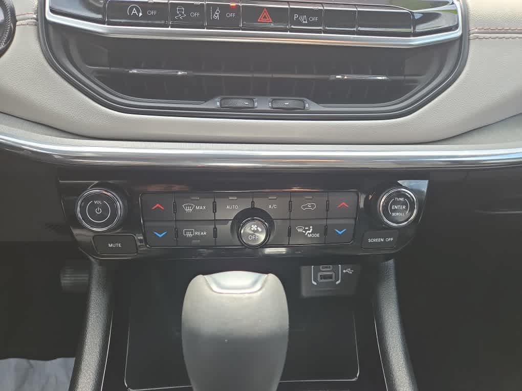 Used 2024 Jeep Compass Limited AWD/4WD image 37