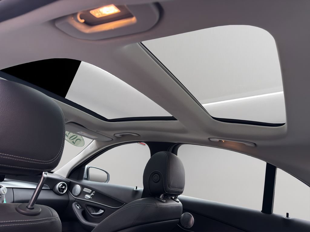 Used 2021 Mercedes-Benz C 300 4MATIC Sedan image 19