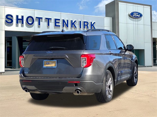 Certified 2022 Ford Explorer XLT w/ Equipment Group 202A image 8