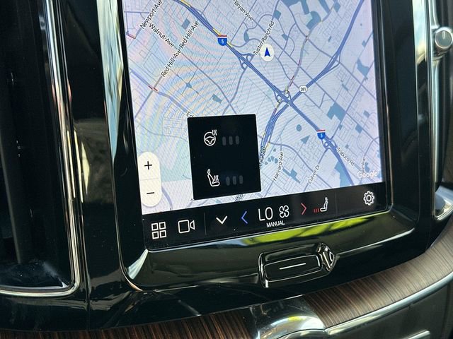 Used 2023 Volvo XC60 B5 Plus image 38