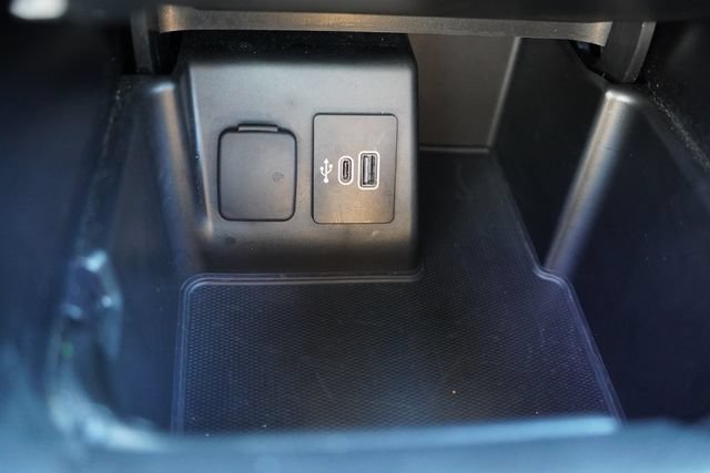 Used 2025 Ford Explorer ST-Line w/ ST-Line Street Pack AWD/4WD image 32