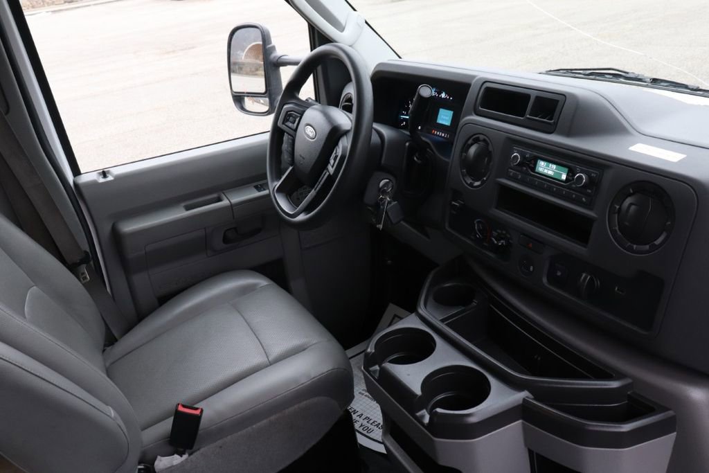 Used 2024 Ford E-450 and Econoline 450 Super Duty w/ Power Windows & Locks Group image 11