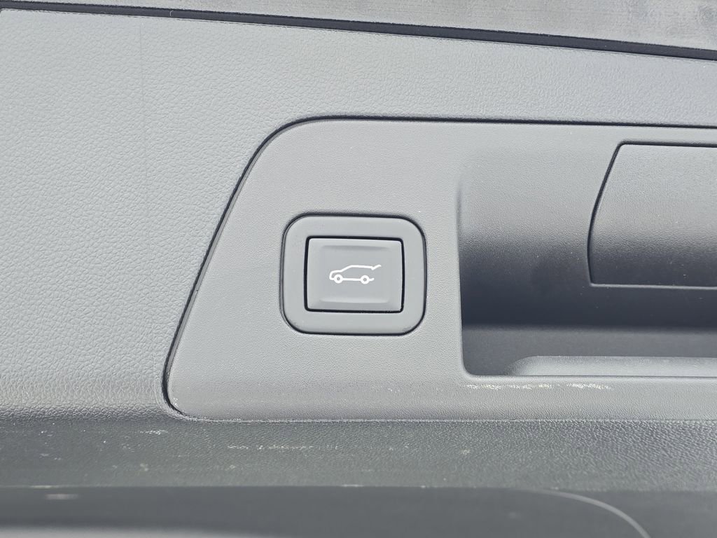 Certified 2023 Buick Envision Essence w/ Sport Touring Package image 35