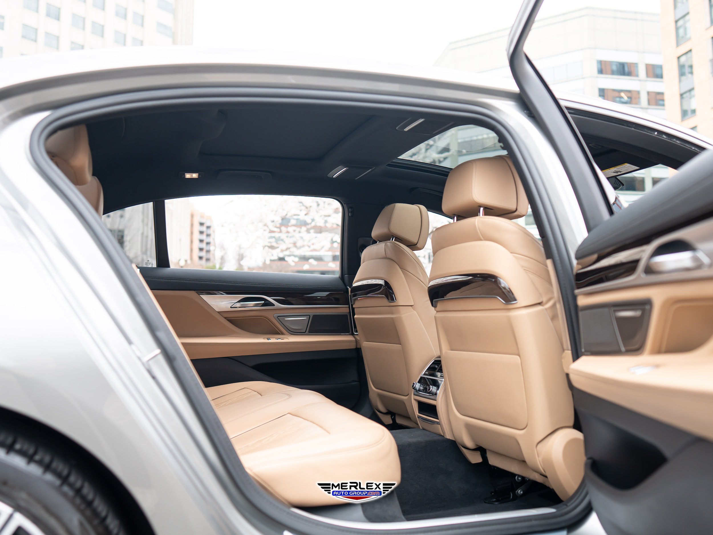 Used 2021 BMW 750i xDrive w/ M Sport Package AWD/4WD image 19
