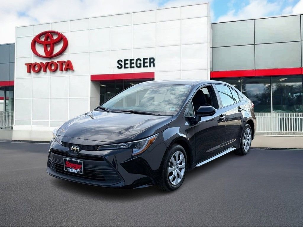Used 2024 Toyota Corolla LE FWD image 9