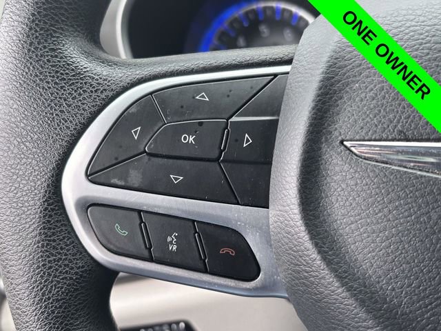 Used 2020 Chrysler Pacifica Touring image 12