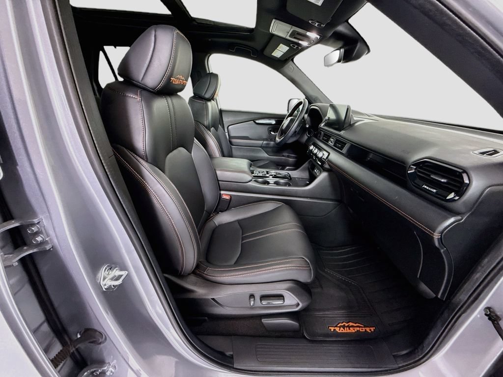 Certified 2025 Honda Pilot TrailSport image 20