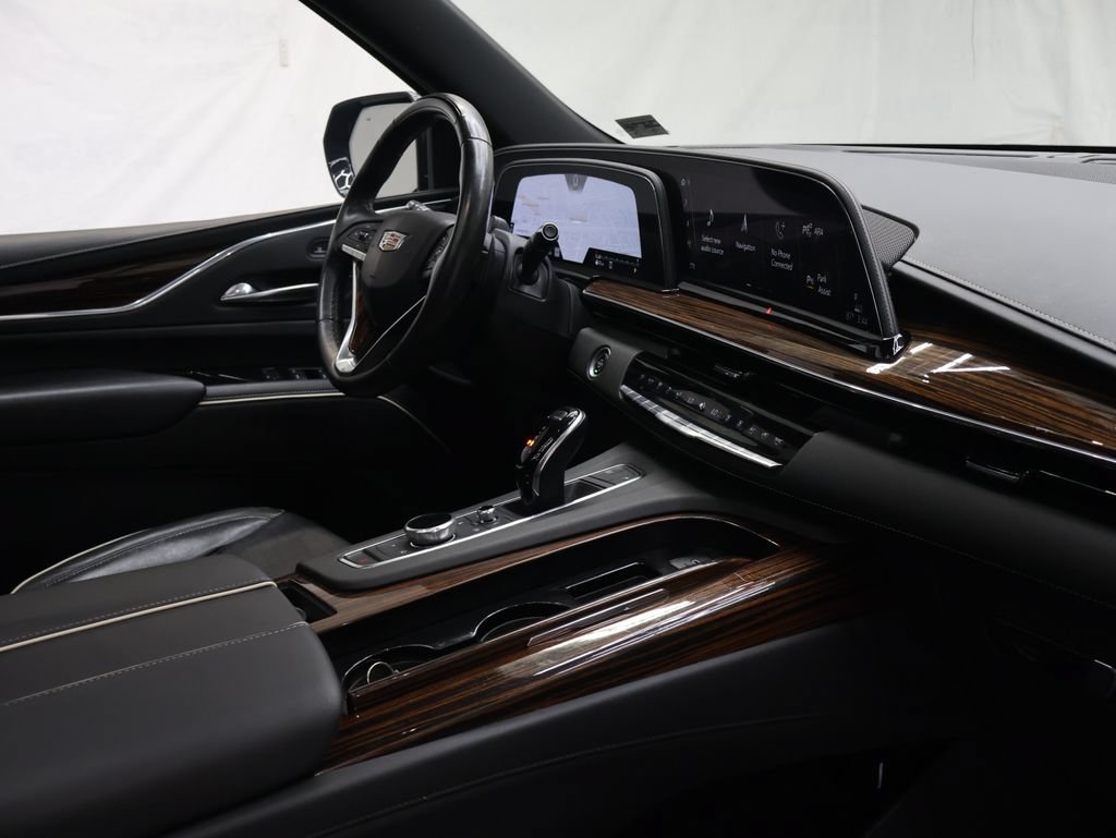Used 2022 Cadillac Escalade Premium Luxury AWD/4WD image 10