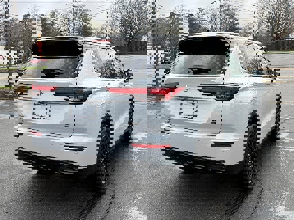 Used 2023 Mitsubishi Outlander SEL image 5