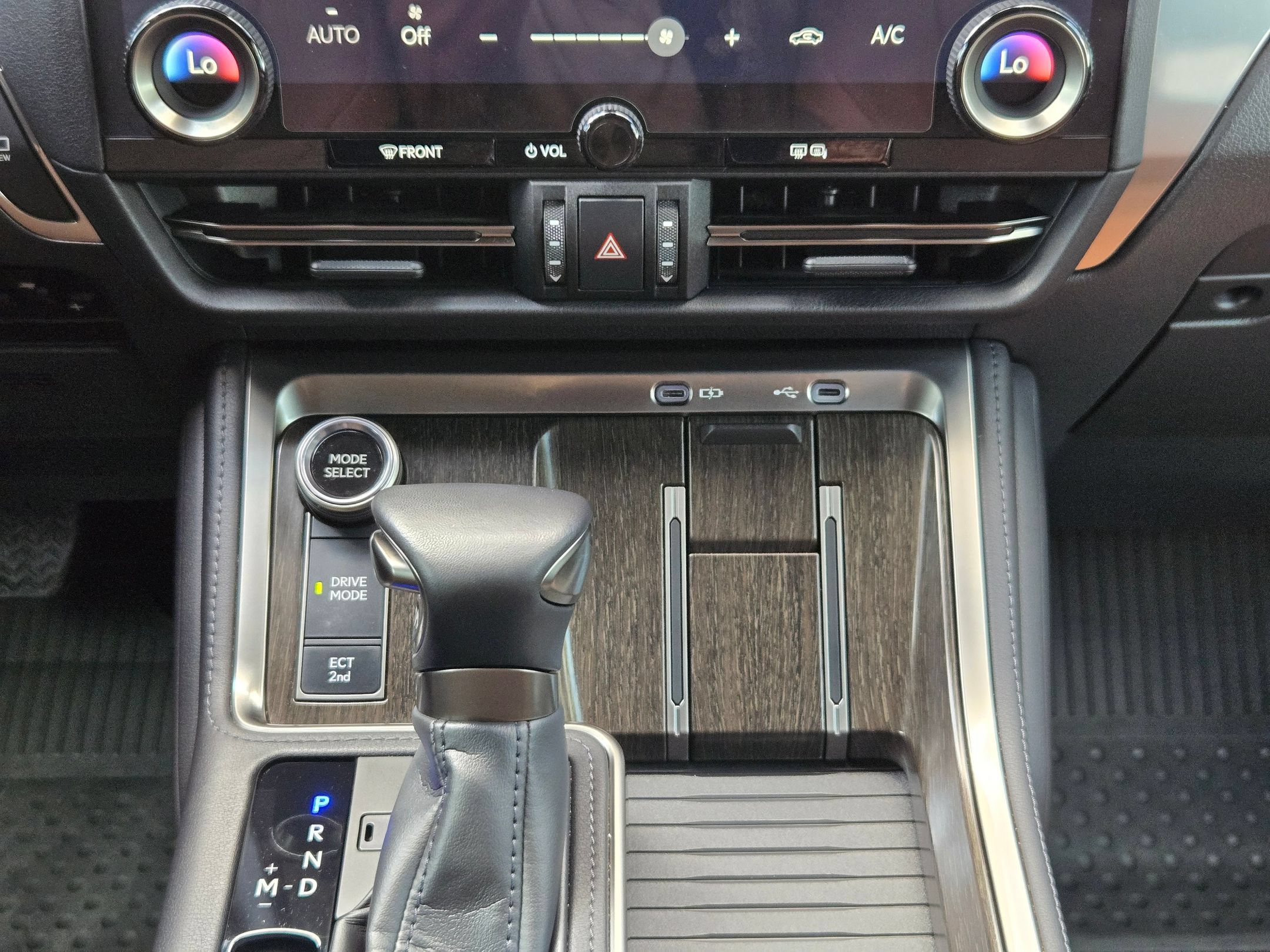 Used 2025 Lexus GX 550 w/ Cold Area Package AWD/4WD image 18