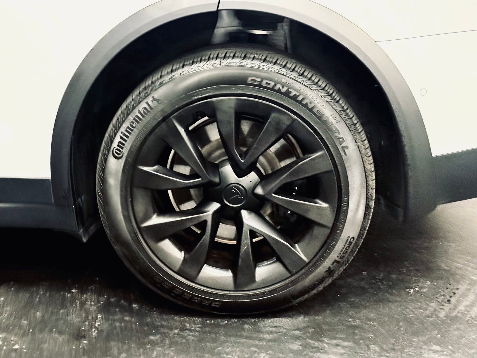 Used 2022 Tesla Model X Plaid image 15